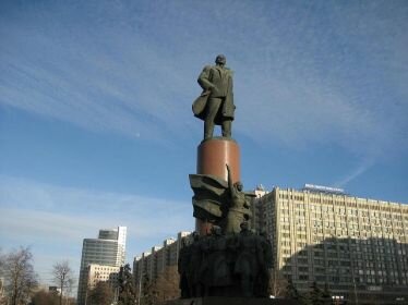 Памятник Ленину на Калужской площади