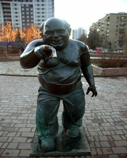 Памятник Евгению Леонову